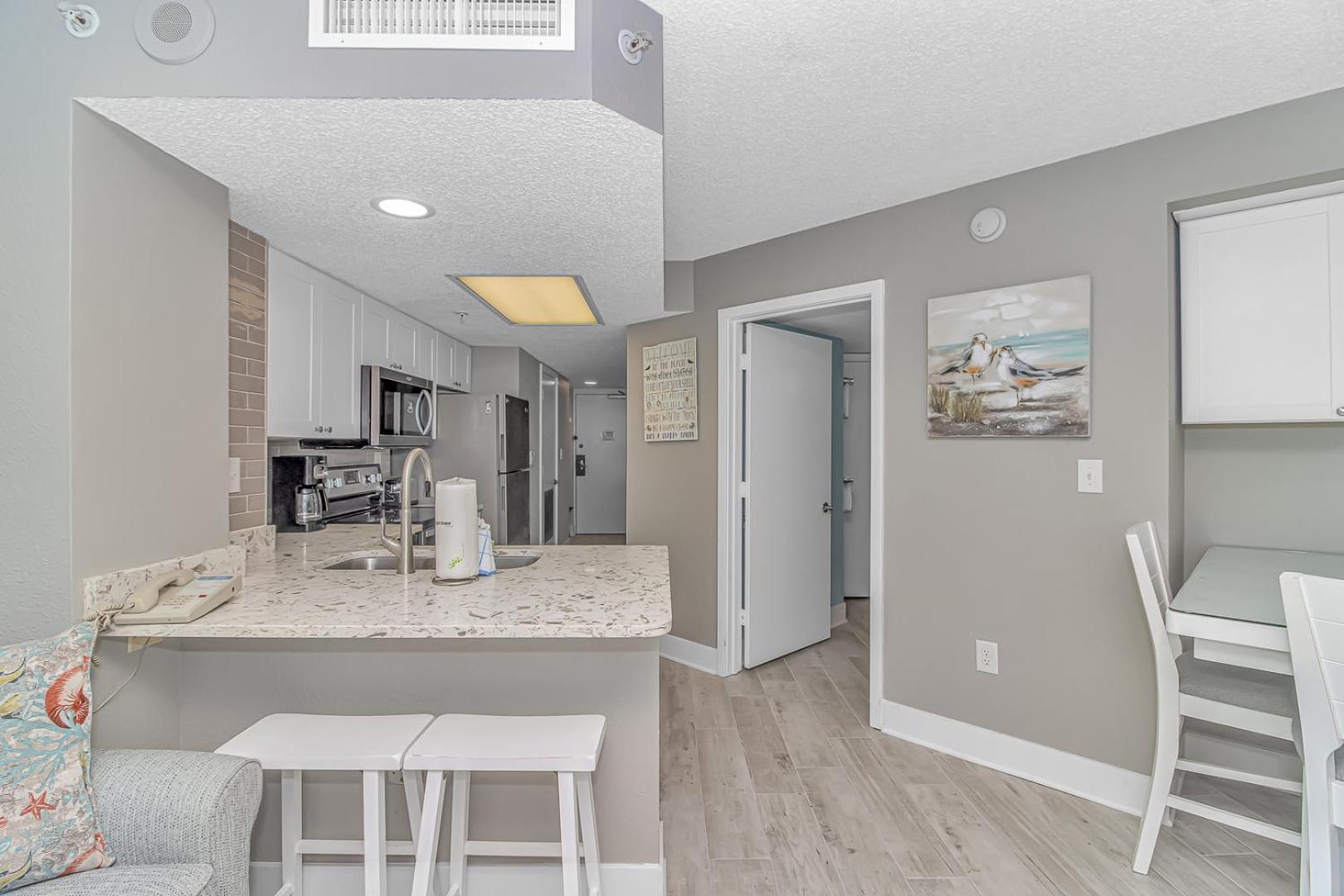 Immaculate! Beautifully Renovated Oceanfront 1 Bedroom Suite - Sleeps 6! - Roxanne Towers Unit 804 默特尔比奇 外观 照片